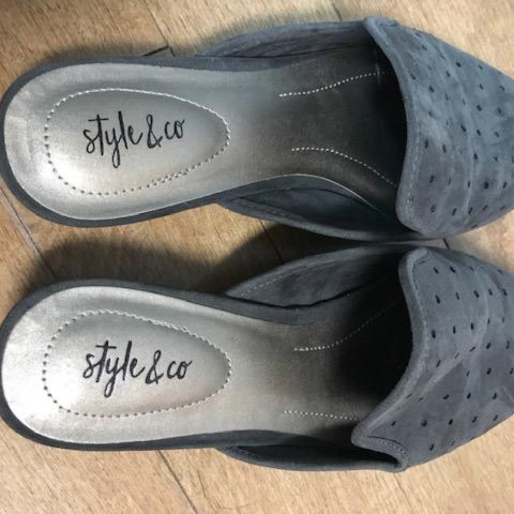 Shoes - Picture 5 of 6